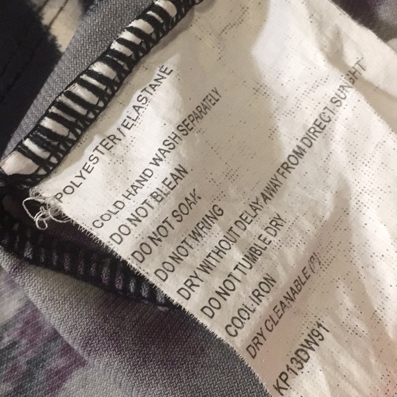 KAMIKO - CrossOver Neck Blouse - Picture 2 of 8